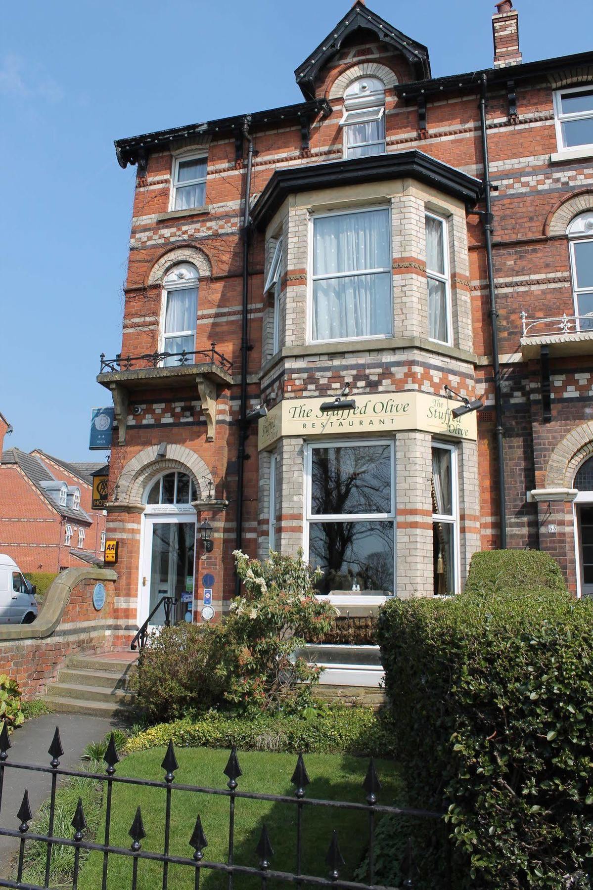 Longview Hotel Knutsford Exterior foto
